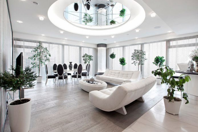 Plafond combiné avec une surface miroir
