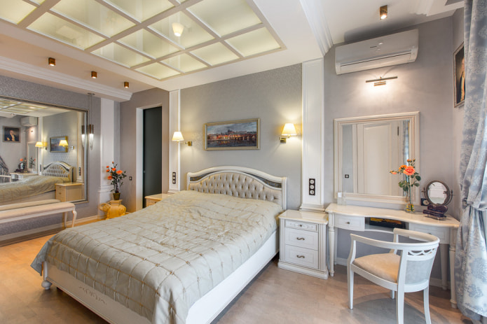 plafond suspendu dans la chambre