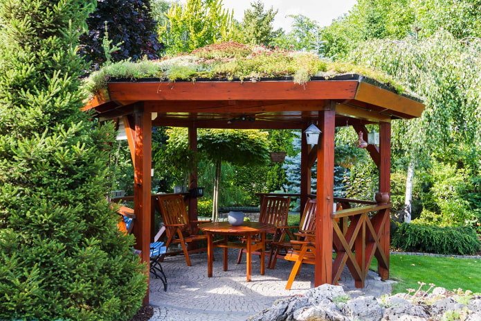 kiosque de chalet d'été semi-ouvert