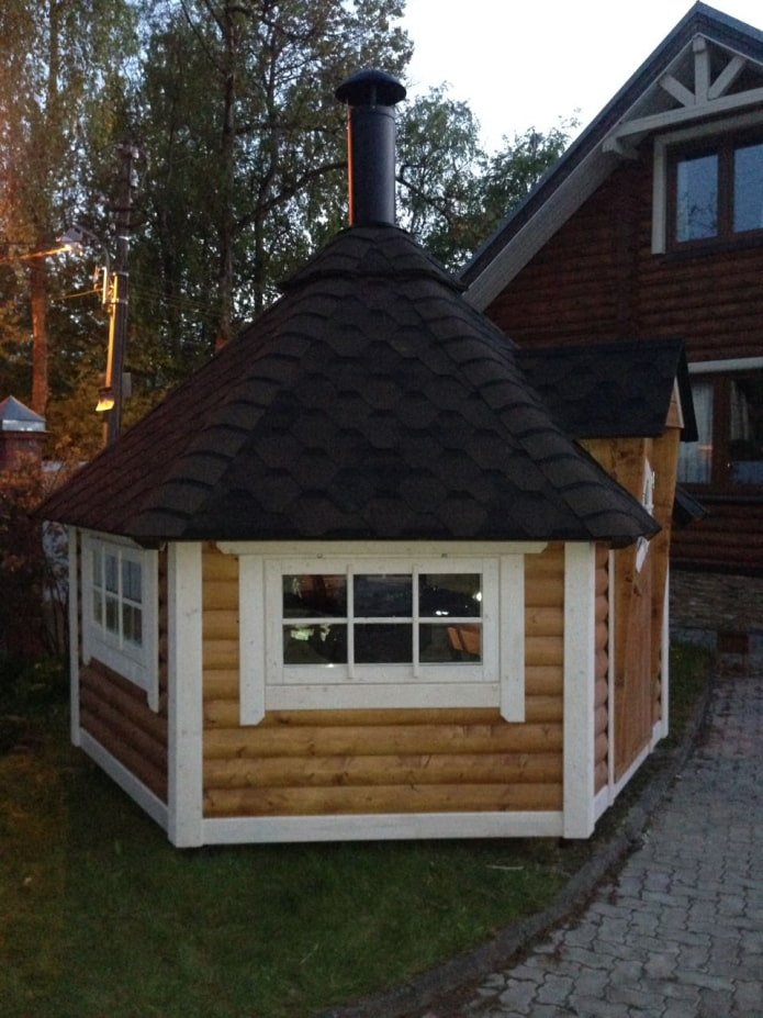maison de barbecue dans le jardin