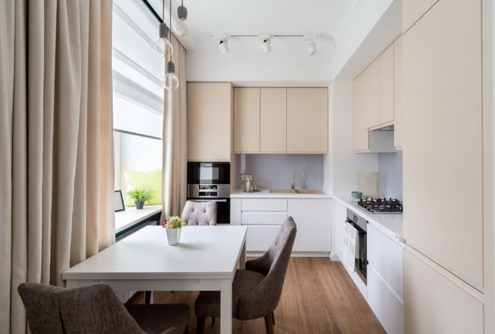 Intérieur de cuisine dans les tons blancs et beiges
