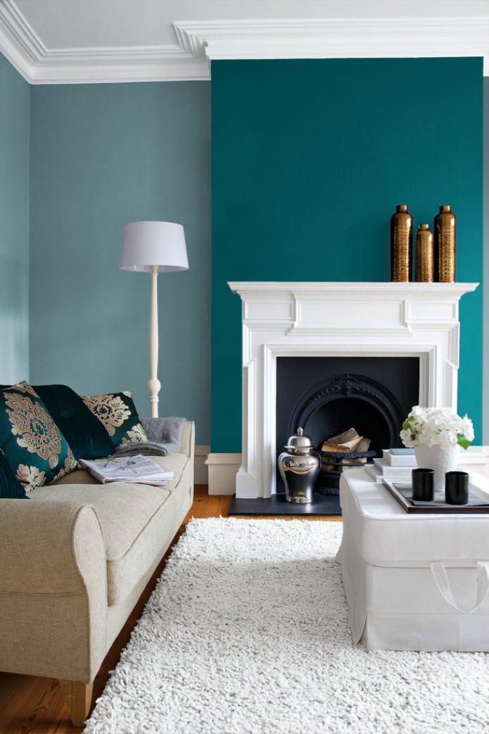 Salon turquoise et blanc