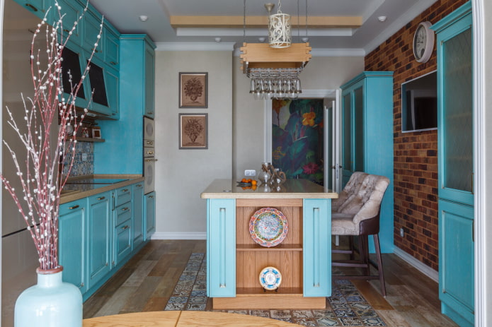 Décoration et textiles à l'intérieur d'une cuisine turquoise