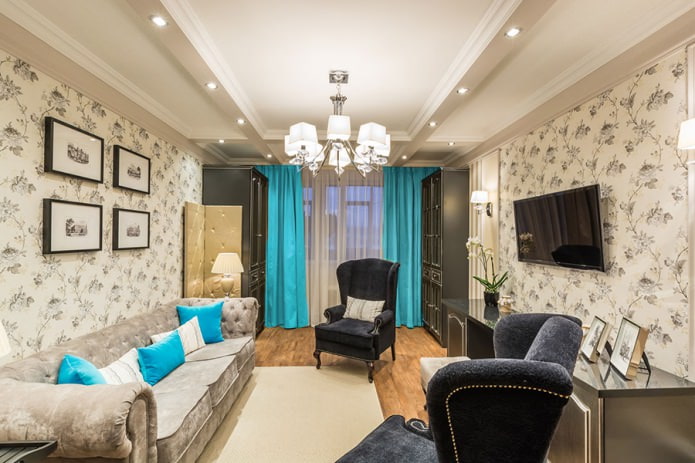 Conception de chambre marron avec des rideaux turquoise