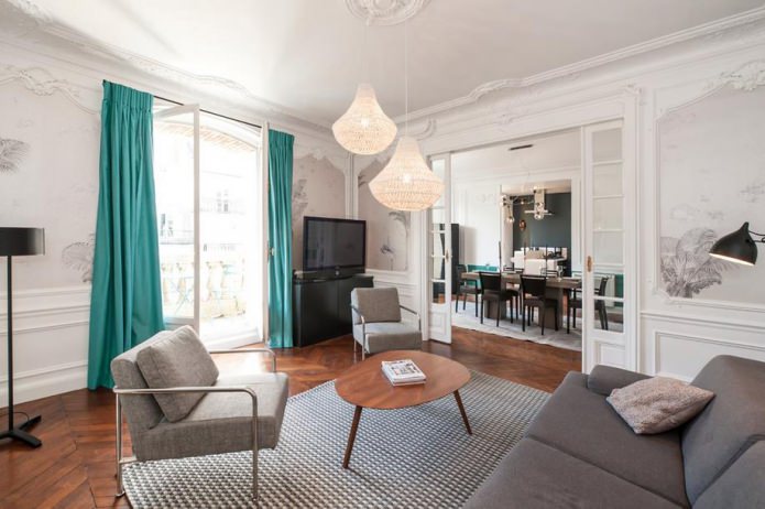 rideaux turquoise dans le salon