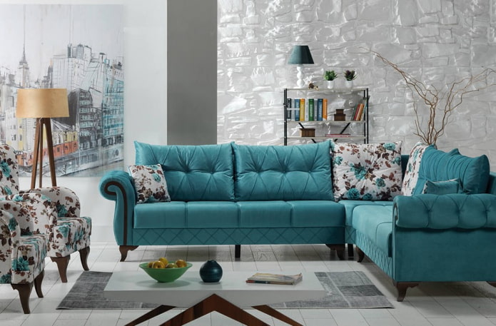 Canapé turquoise dans le salon