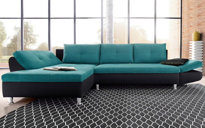 Canapé noir et turquoise à l'intérieur