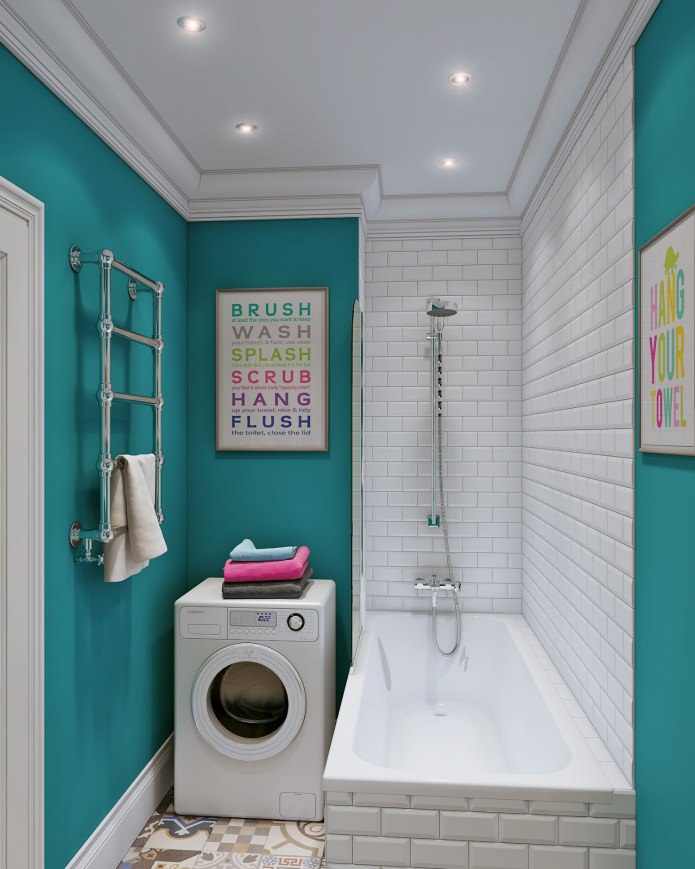 Salle de bain blanche et turquoise