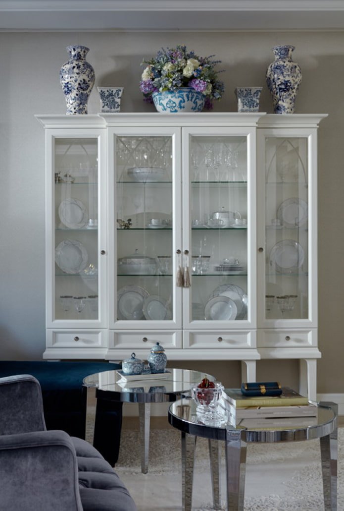 buffet avec portes vitrées