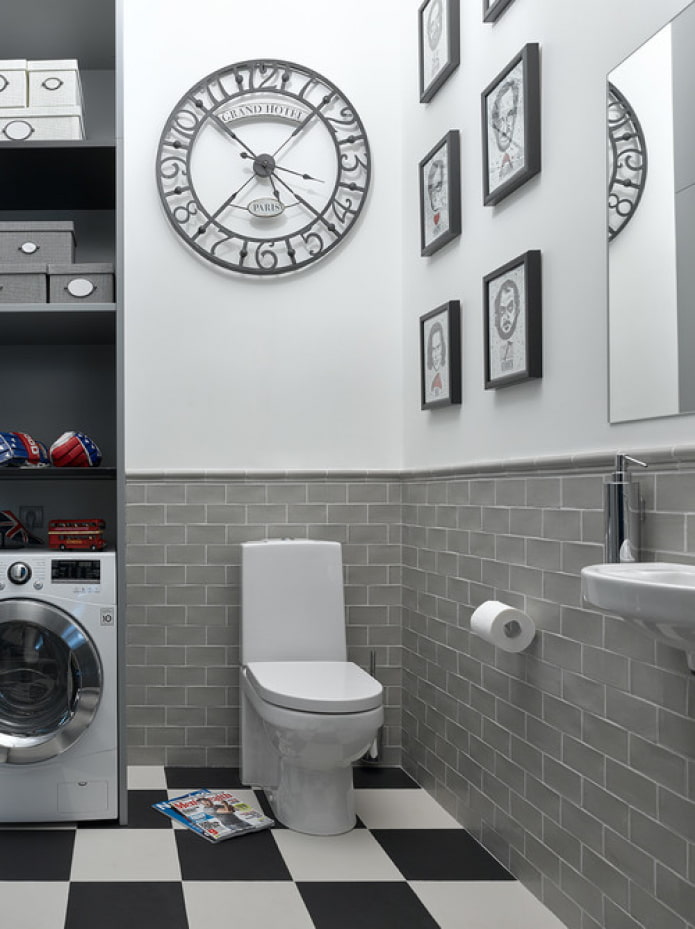 horloge dans la salle de bain