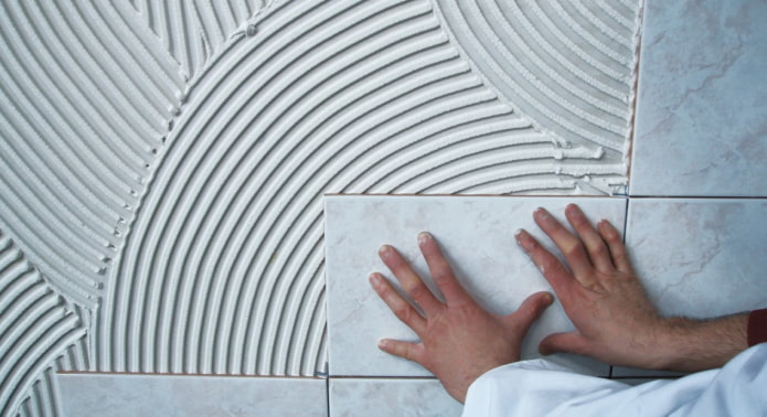 nettoyer les carreaux de colle