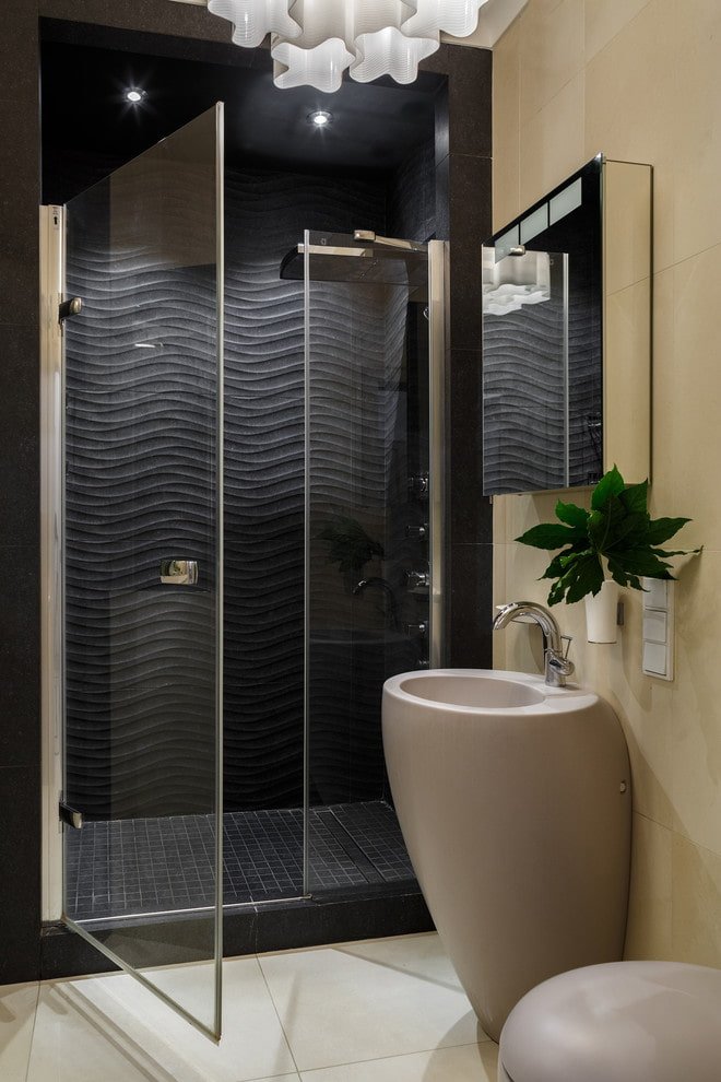option pour décorer une cabine de douche avec du carrelage