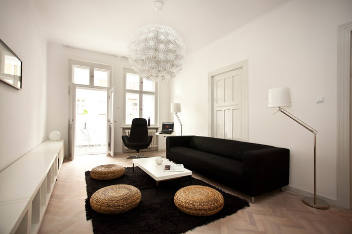 Combinaison de couleurs dans le salon en noir et blanc