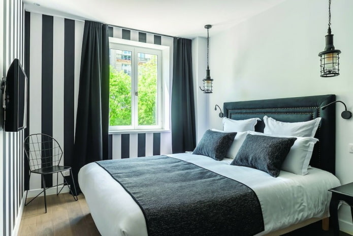 Décoration et éclairage de chambre en noir et blanc