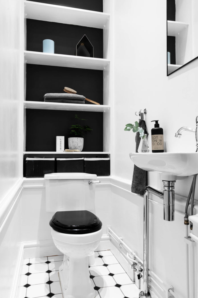 Toilettes noires et blanches