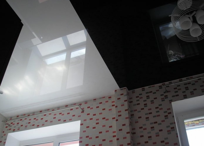 plafond noir et blanc droit