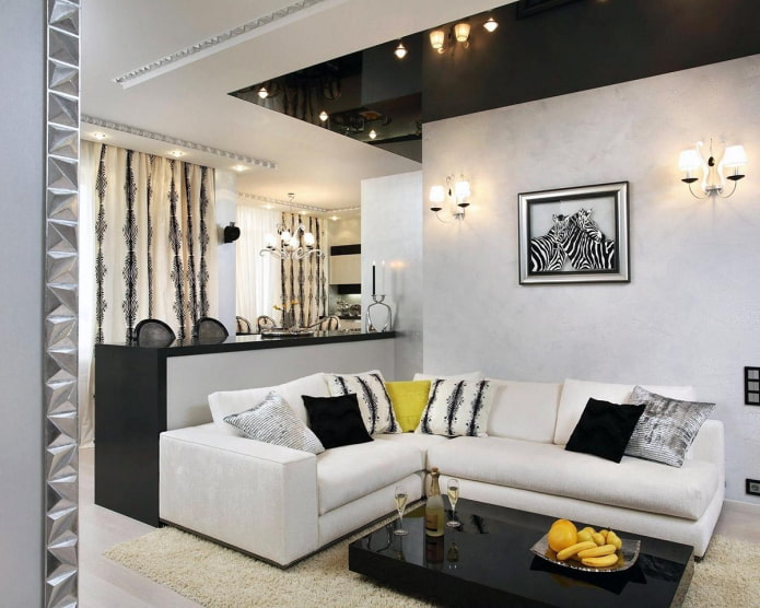 Plafond combiné dans la cuisine-salon