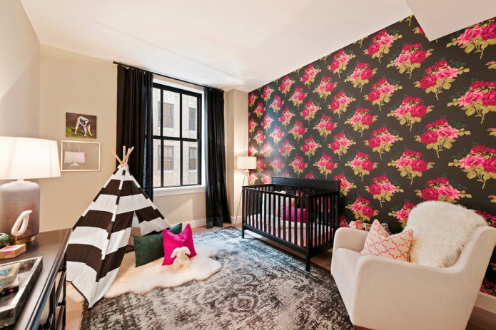 Papier peint noir et rose pour la chambre d'enfant