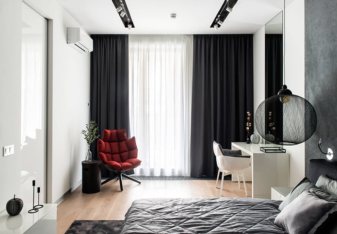 Rideaux occultants noirs dans la chambre