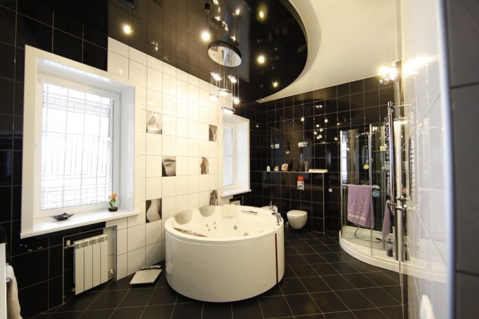 plafond incurvé de la salle de bain