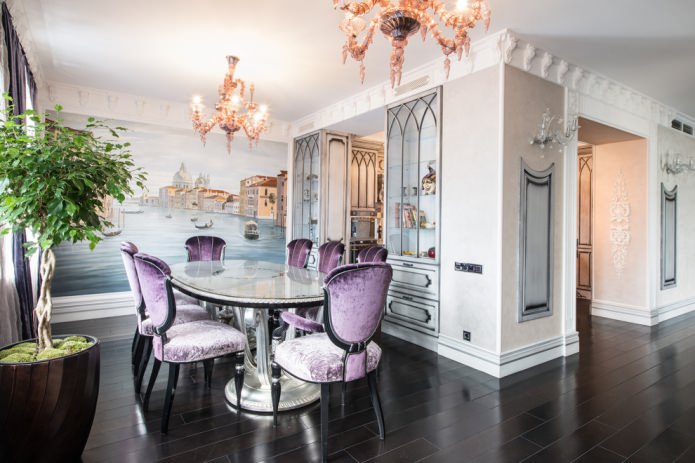 Intérieur de salle à manger classique