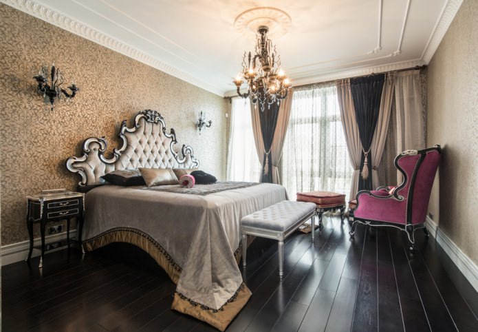 Parquet noir dans la chambre