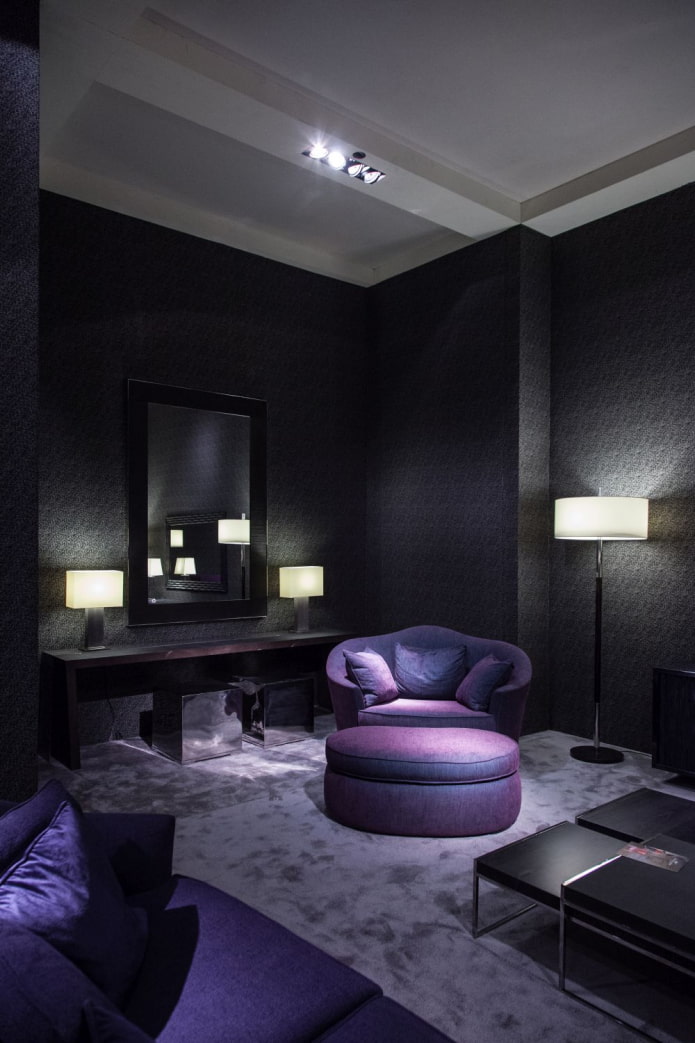 Noir et violet à l'intérieur