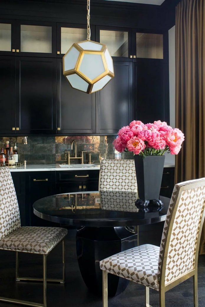 black kitchen set