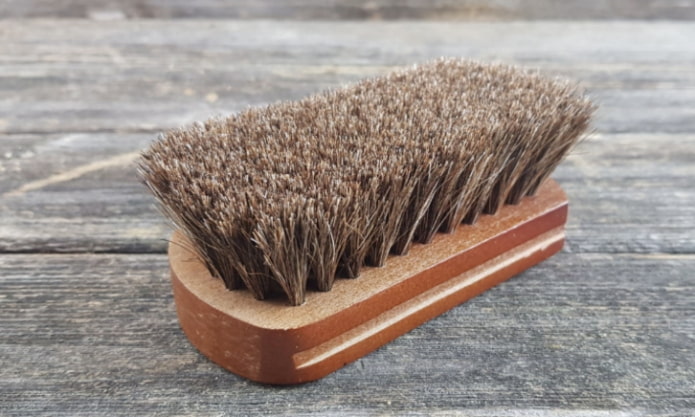 brosse en crin de cheval