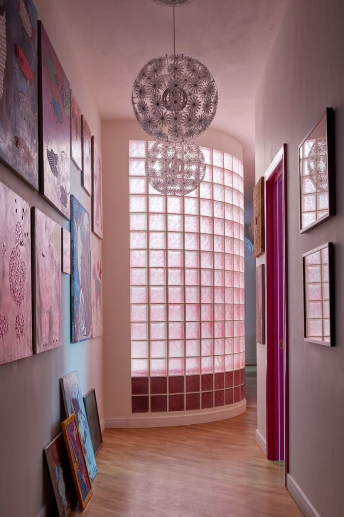 Mur rond en blocs de verre