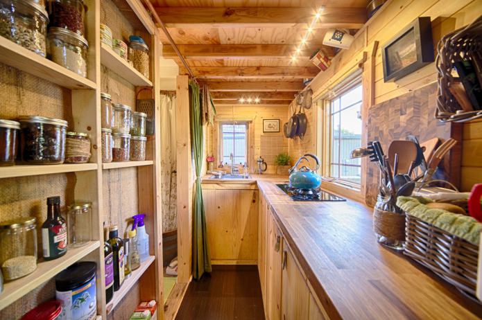 Intérieur d'une petite maison de campagne