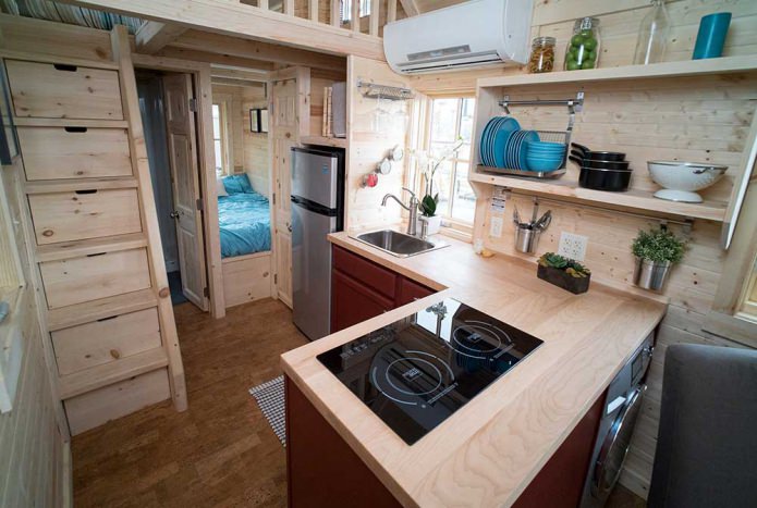 Intérieur de campagne d'une petite maison