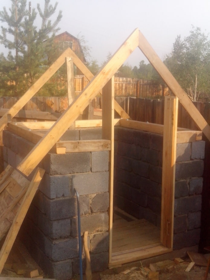 construction de toilettes en parpaings
