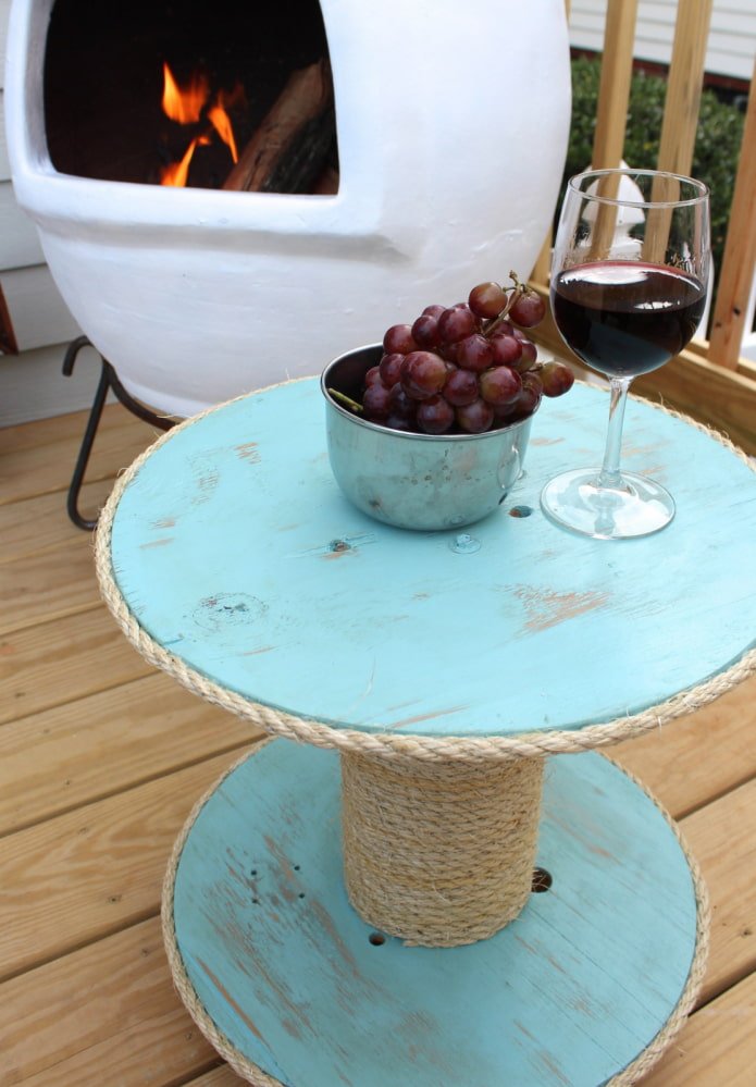 Table à bobines dans un style marin