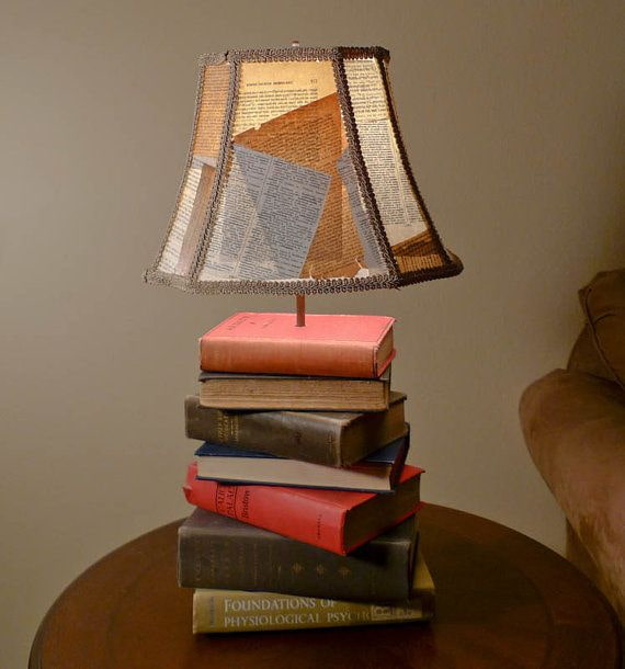 Décoration de lampe avec des livres