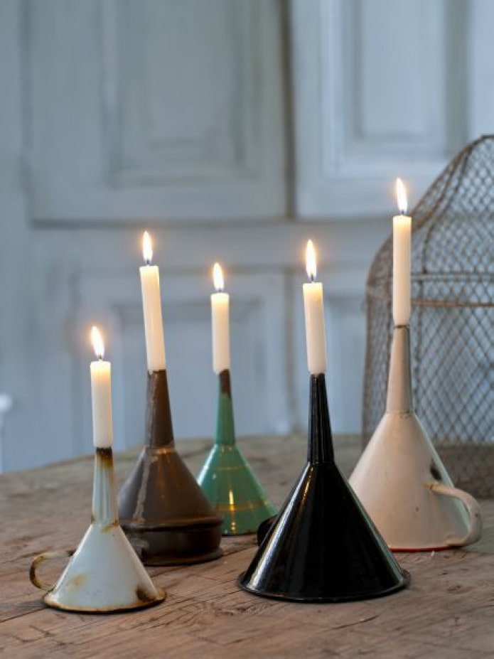 Bougeoirs en entonnoir