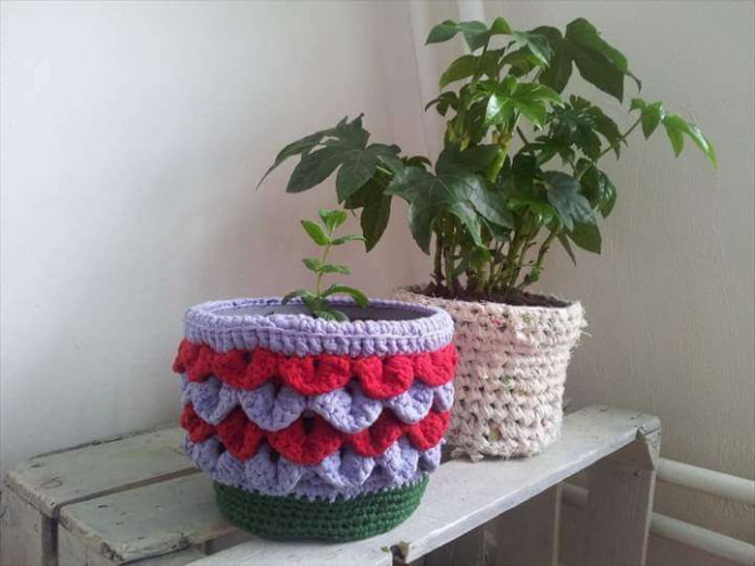 couvercle crocheté pour un pot