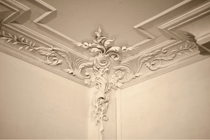 décoration de plafond en stuc