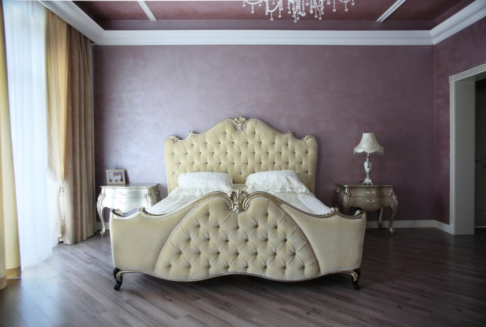 plâtre violet dans l'intérieur de la chambre