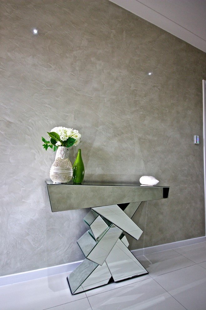 Enduit de marbre dans le couloir