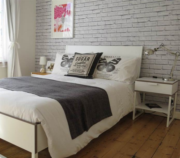 Papier peint brique dans une chambre