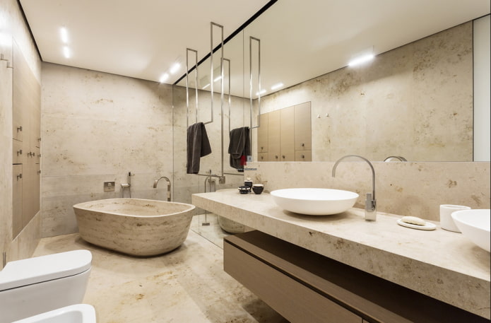 Baignoire décorative en pierre à l'intérieur