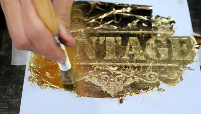 appliquer la peinture dorée