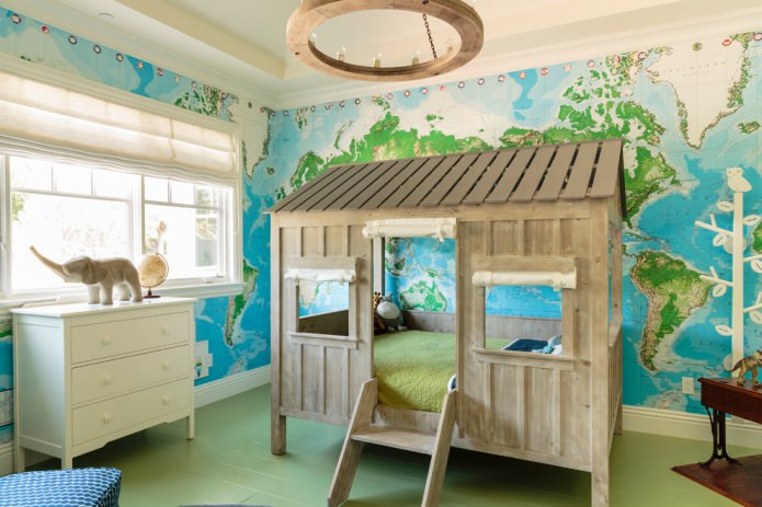 maison en bois dans la chambre d'enfant