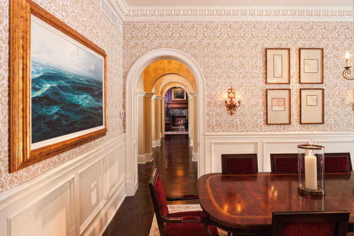 conception d'appartement avec une arche dans un intérieur classique