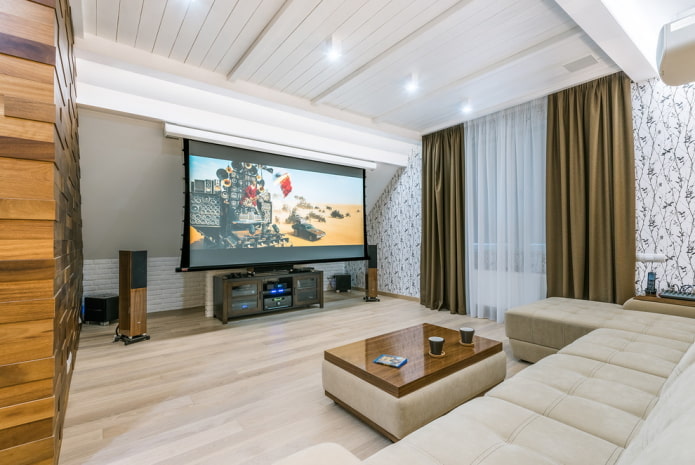 Plafond en bois blanc dans le salon