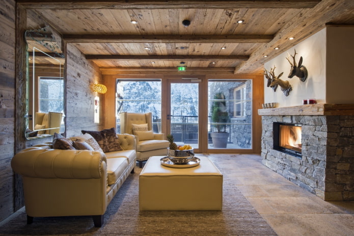 Plafond en bois de style chalet