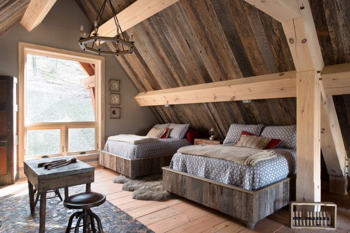 Plafond en bois de style rustique