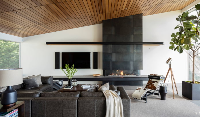 Plafond en bois dans le salon