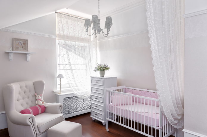 Décoration et textiles à l'intérieur de la chambre de bébé Pour bébé